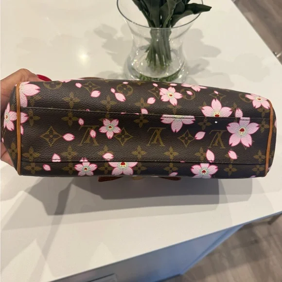 LOUIS VUITTON
TAKASHI MURAKAMI X LV MONOGRAM CHERRY BLOSSOM SAC RETRO PM - Picture 6 of 15